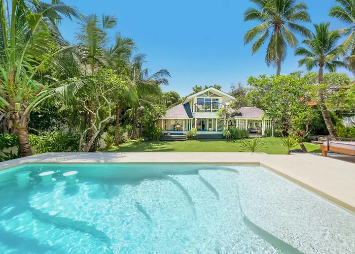 Holiday home Spacious 2 Combined 9 Bedrooms 2 Pools