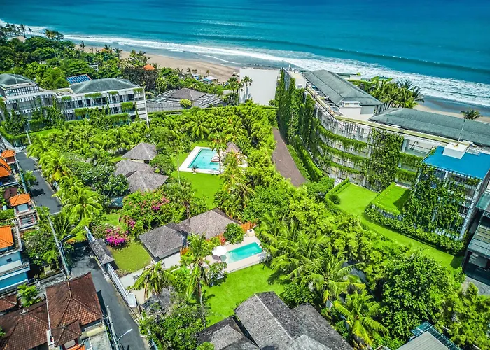 Spacious 2 Combined 9 Bedrooms 2 Pools * Seminyak (Bali)