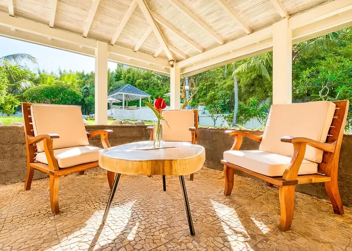 Spacious 2 Combined 9 Bedrooms 2 Pools *