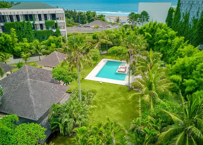 Spacious 2 Combined 9 Bedrooms 2 Pools * Seminyak (Bali)