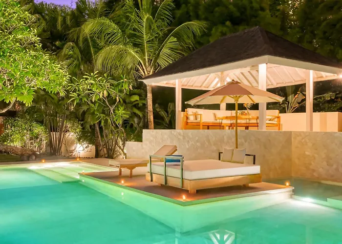 Spacious 2 Combined 9 Bedrooms 2 Pools
