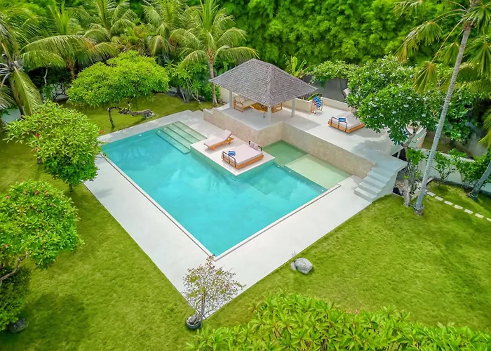 Holiday home Spacious 2 Combined 9 Bedrooms 2 Pools