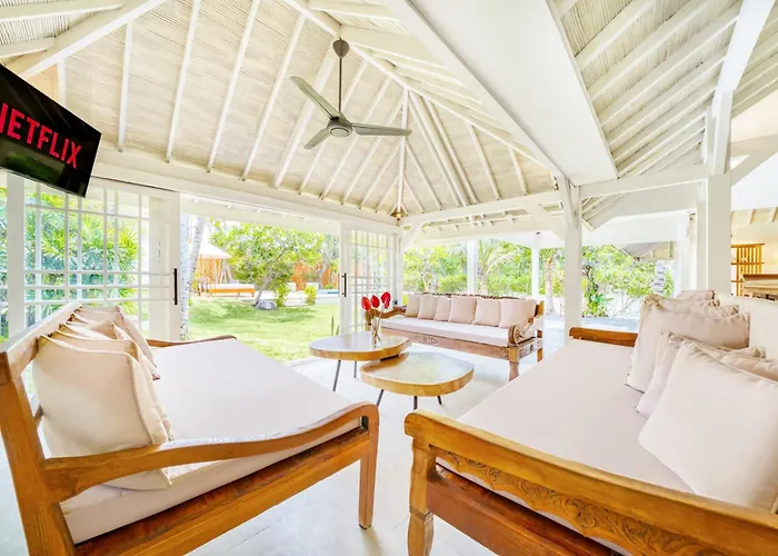 Spacious 2 Combined 9 Bedrooms 2 Pools Holiday home