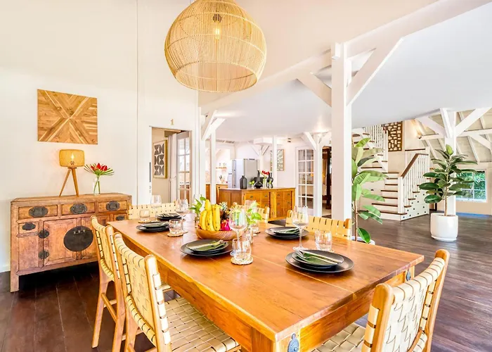 Holiday home Spacious 2 Combined 9 Bedrooms 2 Pools Seminyak (Bali)