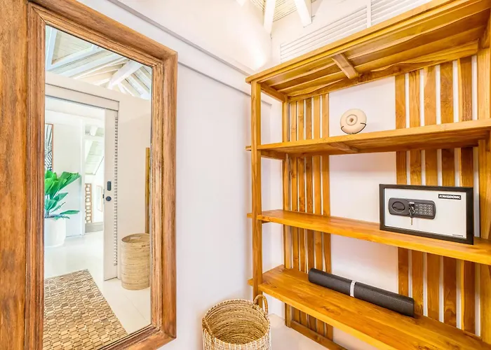Holiday home Spacious 2 Combined 9 Bedrooms 2 Pools Seminyak (Bali)